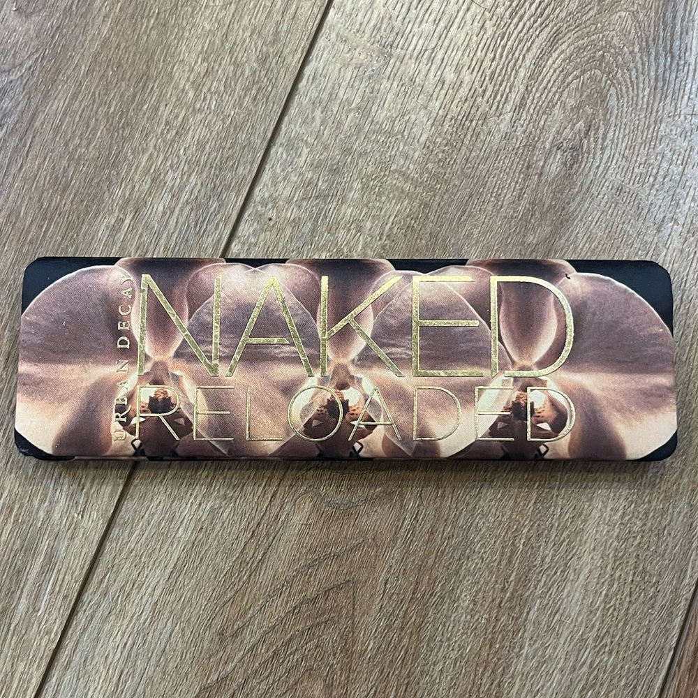 Urban Decay Naked Reloaded eyeshadow palette